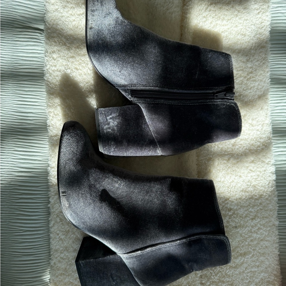 Women's Velvet Ankle Boots - Black